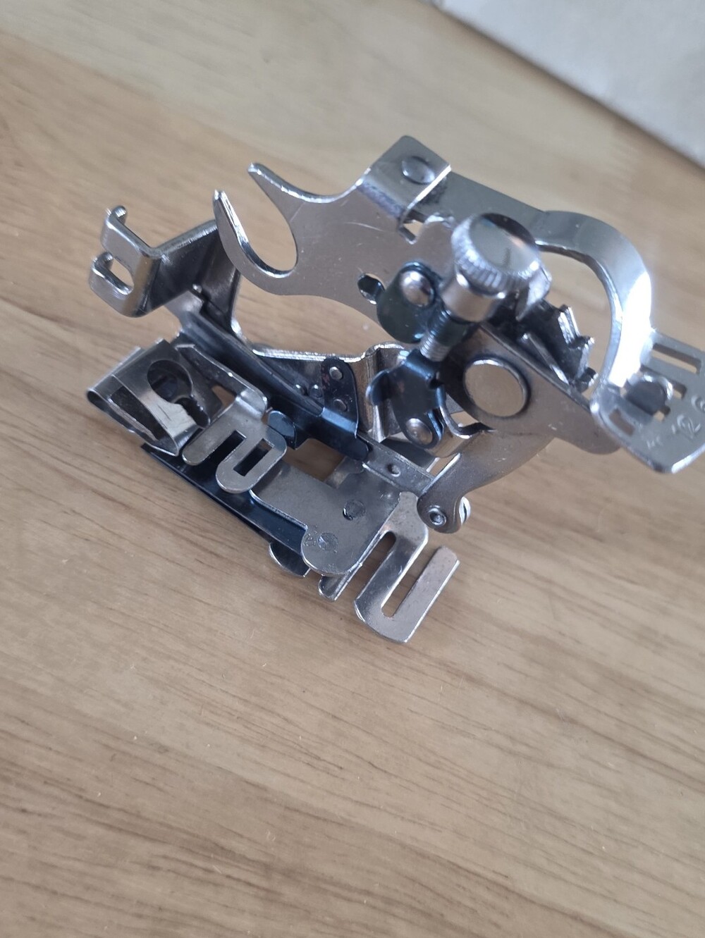 Singer Low Shank Sewing Machine Ruffler Foot Attachment 4 Position Simanco 86642